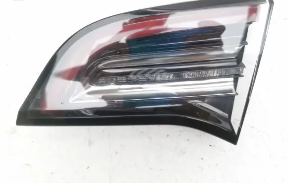 Tesla Model 3 Tailgate rear/tail lights 107740400C