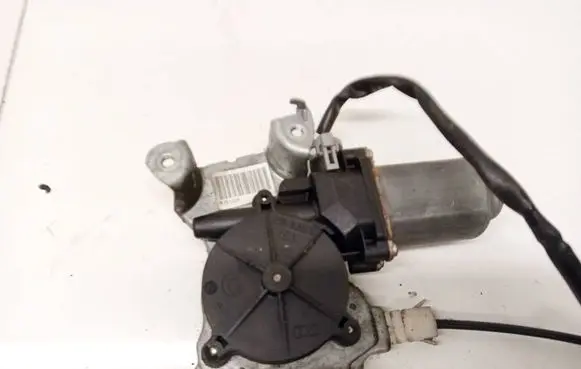 Nissan Primera Front door window regulator motor 400600