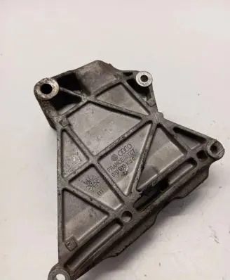 Volkswagen Transporter - Caravelle T5 Engine mounting bracket 070903143C