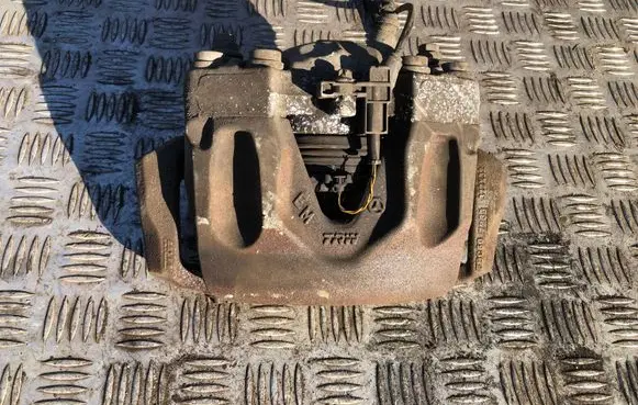 Mercedes-Benz E W212 Front brake caliper