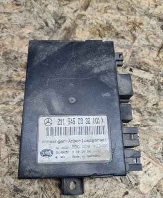 Mercedes-Benz E W211 Tow bar trailer control unit/module 2115450832 5DS00849300
