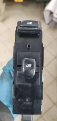 Volvo V70 Electric window control switch 30658147 03W46E MP464300086