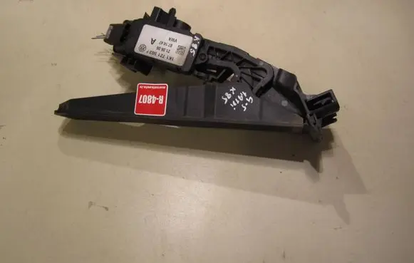 Volkswagen Golf V Accelerator throttle pedal 1K1721503P