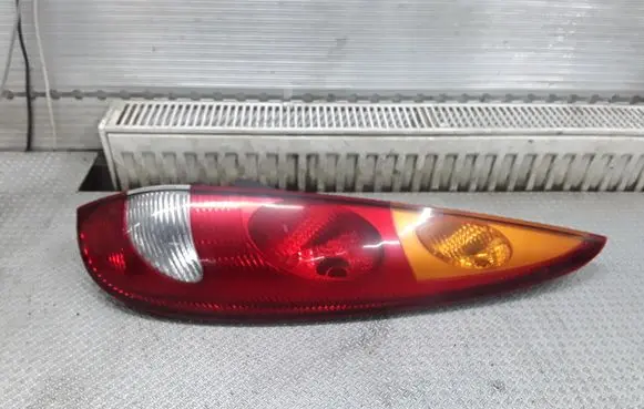 Nissan Almera Tino Rear/tail lights E95251