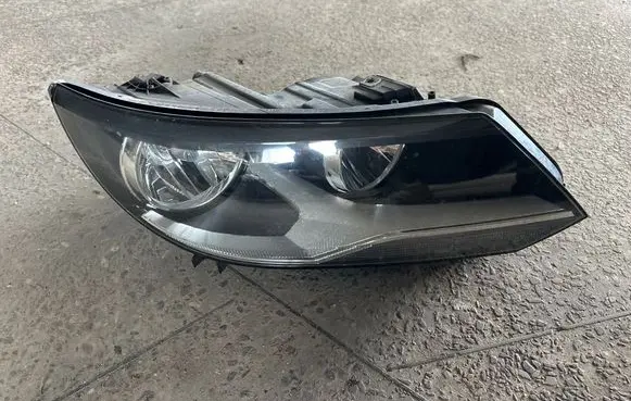 Volkswagen Tiguan Headlight/headlamp 5N1941006C 1EL1773