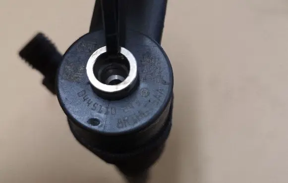 Opel Astra H Fuel injector 0445110243