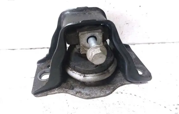 Dacia Logan I Engine mount bracket 8200592642