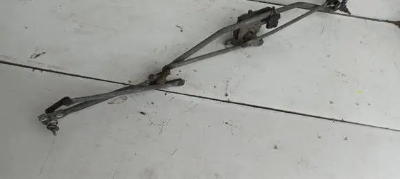 Front wiper linkage and motor