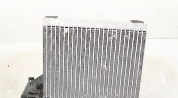 Land Rover Discovery Sport Air conditioning (A/C) radiator (interior) 7010973