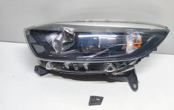 Renault Captur Headlight/headlamp 2606096q81R