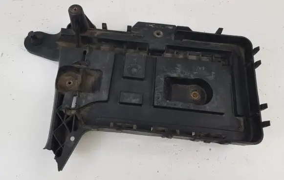 Volkswagen PASSAT B6 Battery tray 1K0915333