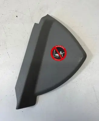 Mercedes-Benz C W204 Dashboard side end trim A2046800378 107368