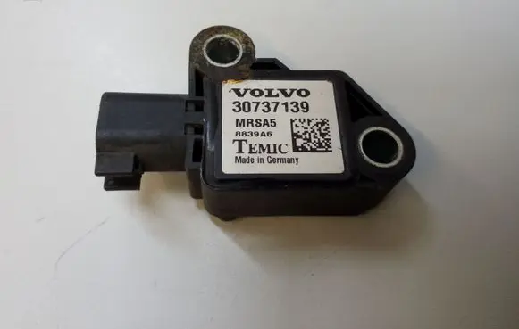 Volvo V50 Airbag deployment crash/impact sensor 30737139