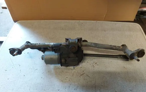 Volkswagen Caddy Front wiper linkage and motor 2K1955023G