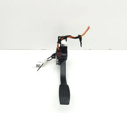Iveco Daily 6th gen Accelerator throttle pedal 5801814890