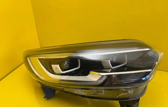 Renault Kadjar Headlight/headlamp 260101637R