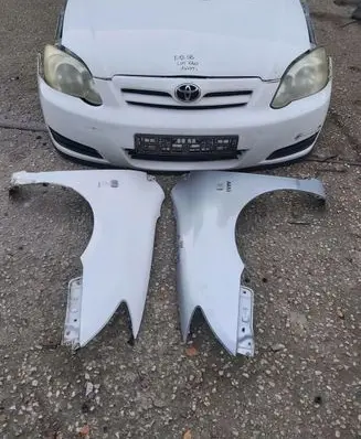 Toyota Corolla E120 E130 Front bodywork piece 