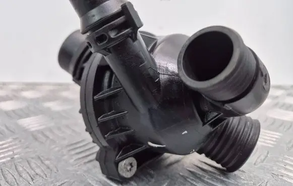 BMW X5 E70 Thermostat 7601158 21090800152