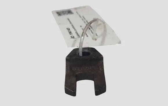 Volvo V40 Fuel Injector clamp holder