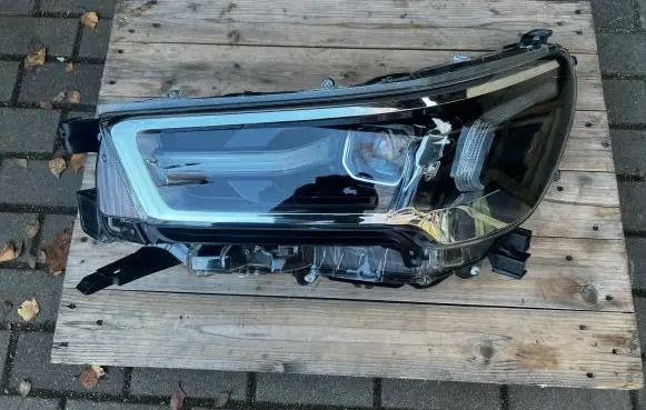 Toyota Hilux VIII Headlight/headlamp 81150YP080 811500KP40 81150YP140