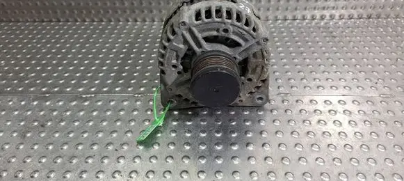 Volkswagen Golf V Generator/alternator 03G903023