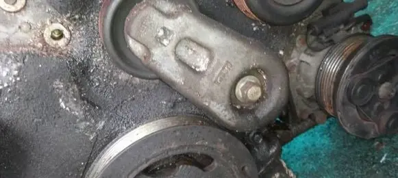 Jaguar X-Type Generator/alternator belt tensioner
