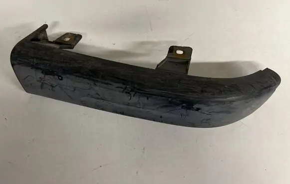 Front bumper lip