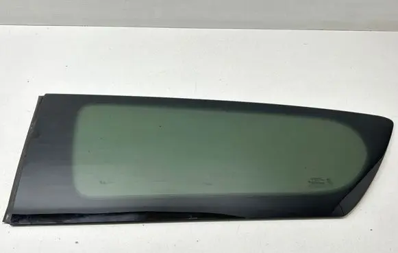 Chrysler Pacifica Rear side window P68238495AC 68238495AC E000989