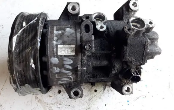 Toyota Avensis T250 Air conditioning (A/C) compressor (pump) 5SE12C