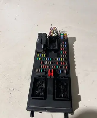 Land Rover Discovery 4 - LR4 Fuse module AH2214F041AG 004474852 519330609