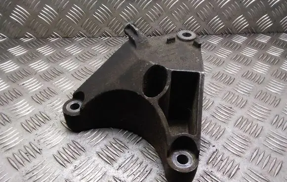 Opel Signum Gearbox mounting bracket 13178661