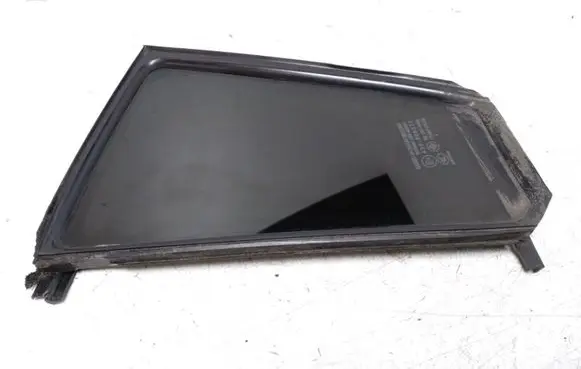 Mazda 3 I Rear vent window glass 
