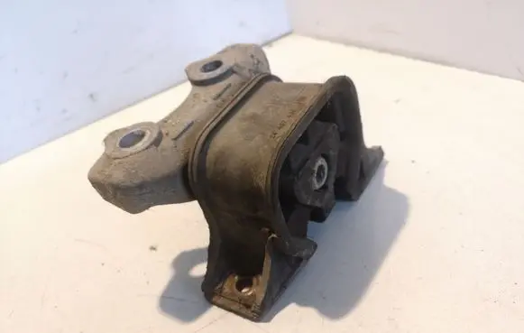 Opel Combo C Engine mount bracket