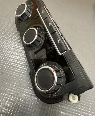 Volkswagen PASSAT B7 Air conditioning/heating control unit 5HB00975130