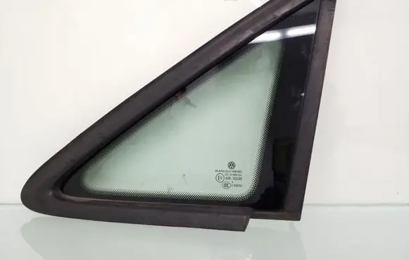 Volkswagen Touran I Front triangle window/glass 