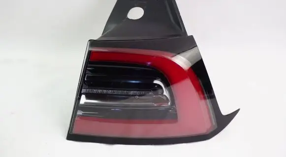 Tesla Model 3 Rear/tail lights 1077398 1077400