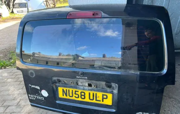 Tailgate/trunk/boot lid