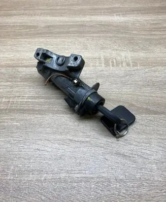 Volkswagen PASSAT B5 Ignition lock 4B0905851C