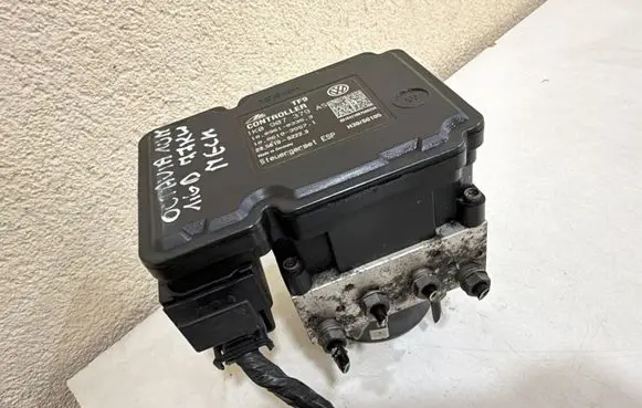 Skoda Octavia Mk2 (1Z) ABS Pump 1K0614517CA 10021205604