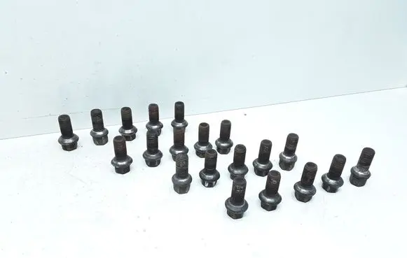 Mercedes-Benz C W205 Nuts/bolts 