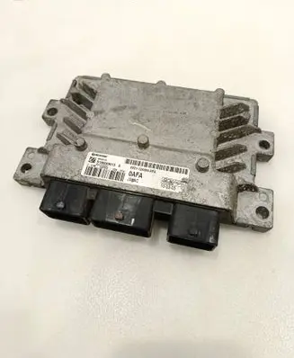 Ford Fiesta Engine control unit/module 8V2112A650AFA S180049013