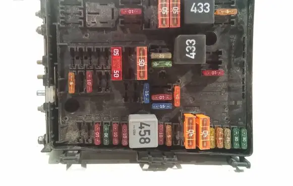 Volkswagen Touran I Fuse box set 1k0937124h