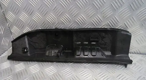Volvo XC60 Engine splash shield/under tray