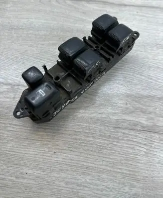Toyota Corolla Verso AR10 Electric window control switch 8404044030 514775 514569B