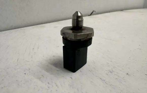 Fuel pressure sensor