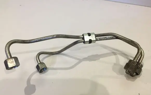 Volvo XC60 Fuel injector supply line/pipe 