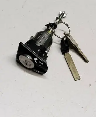 Toyota Yaris XP210 Front door lock (next to the handle) 03DGN