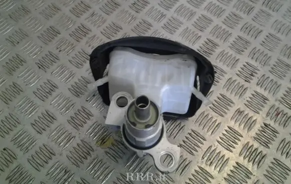 Brake fluid reservoir