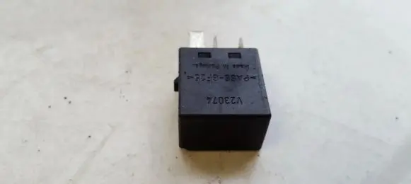 Mitsubishi Space Star Other relay MB953382