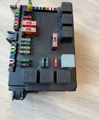 Mercedes-Benz S W221 Fuse module A2215403250 A2215450801